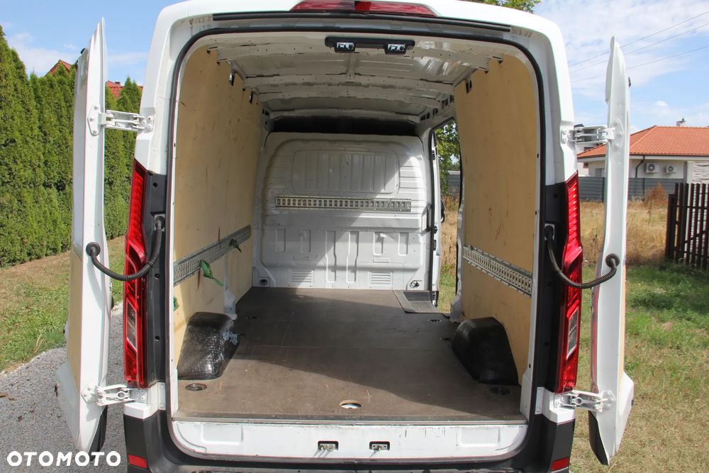 Maxus DELIVER 9 - 9