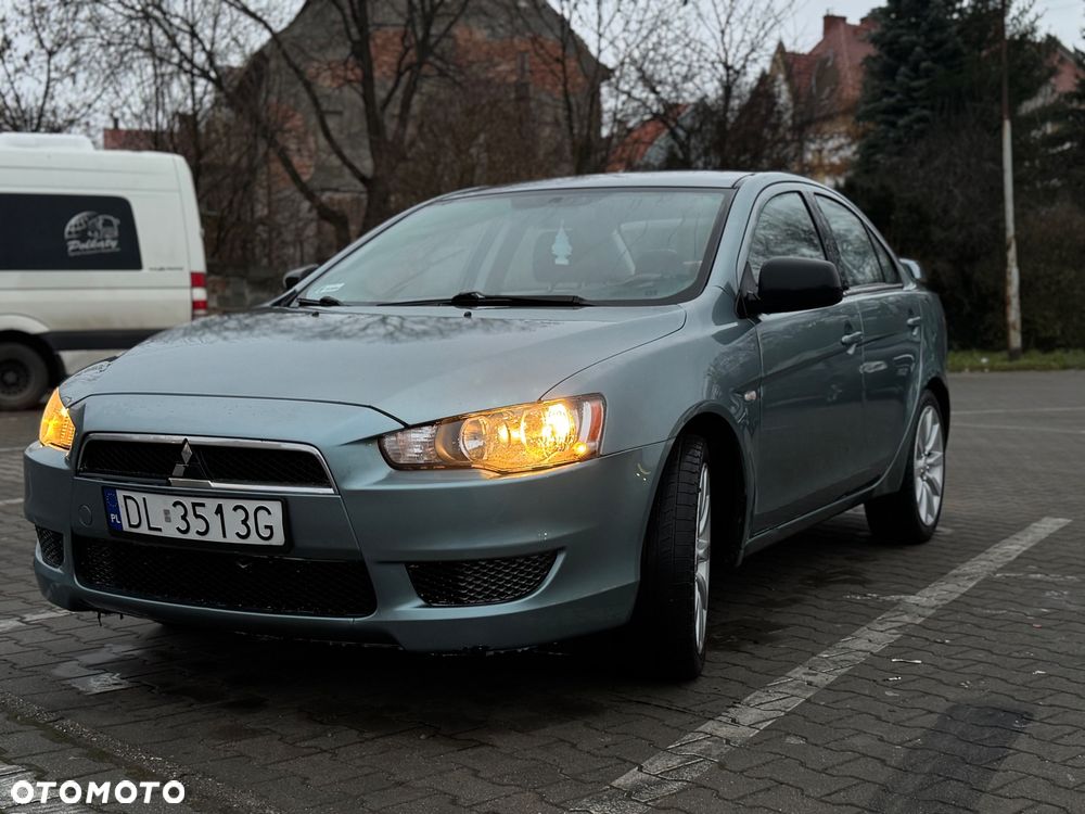 Mitsubishi Lancer 1.8 CVT Invite - 2