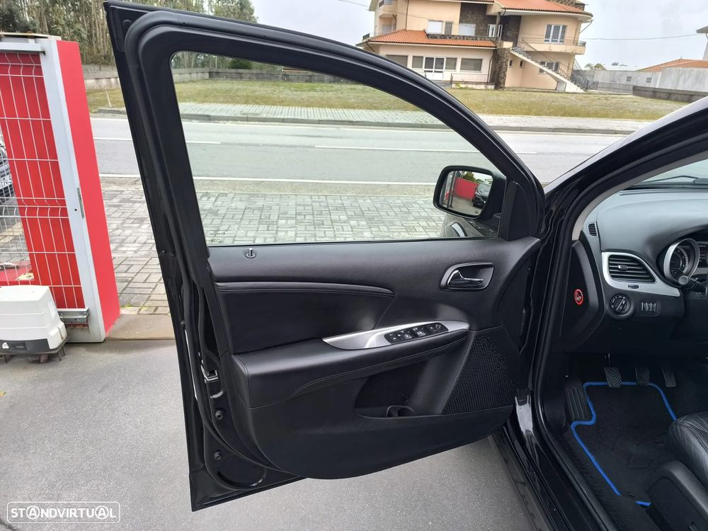 Fiat Freemont 2.0 M-Jet Urban - 23