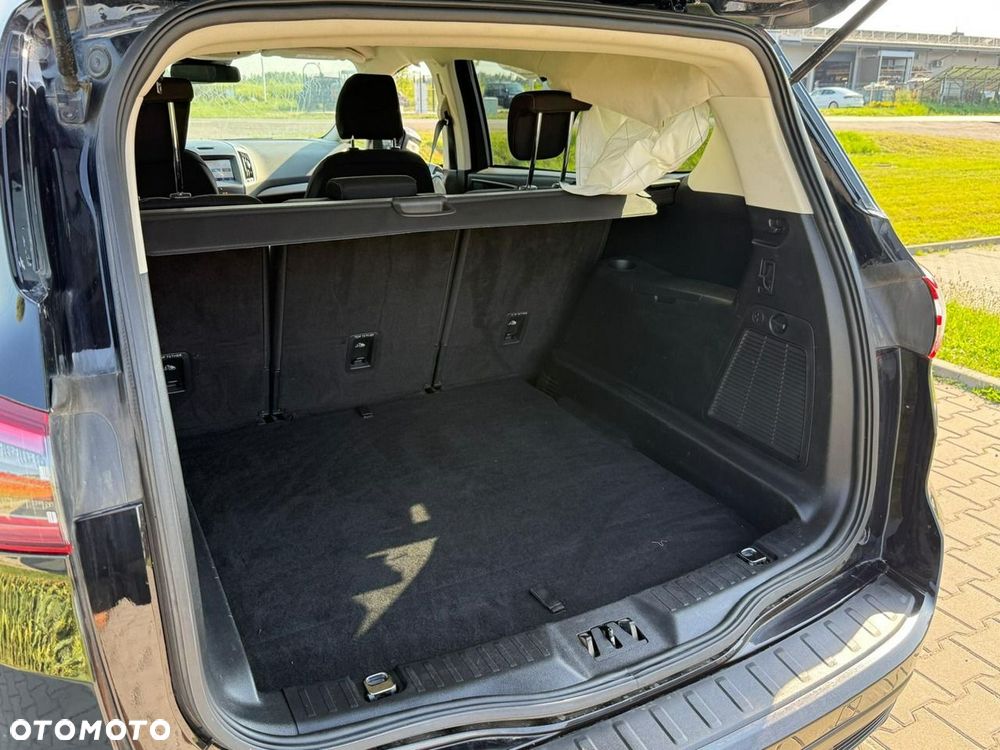 Ford S-Max - 16