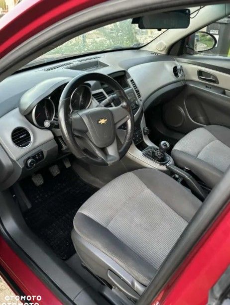 Chevrolet Cruze 1.6 Base - 8