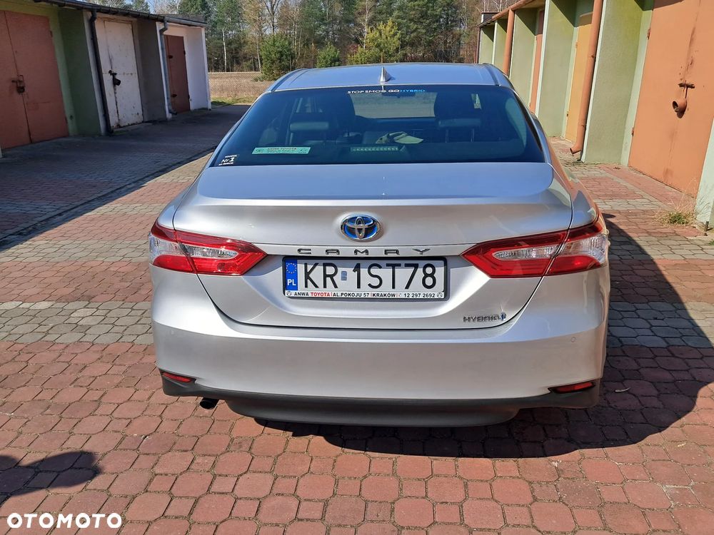 Toyota Camry 2.5 Hybrid Comfort CVT - 6