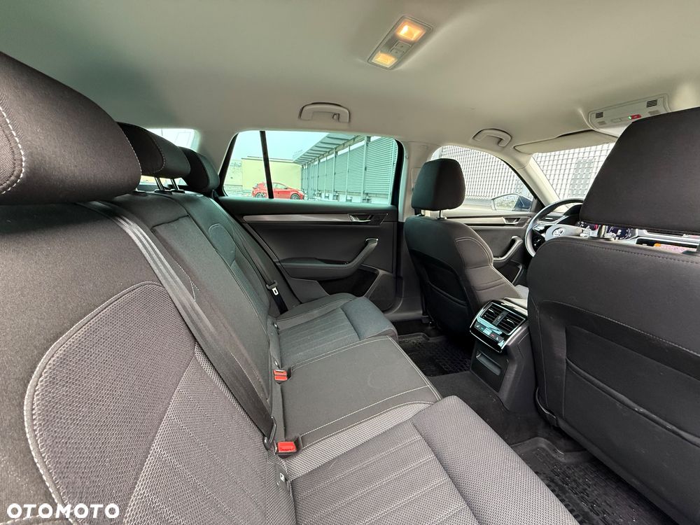 Skoda Superb 2.0 TDI SCR Style DSG - 26