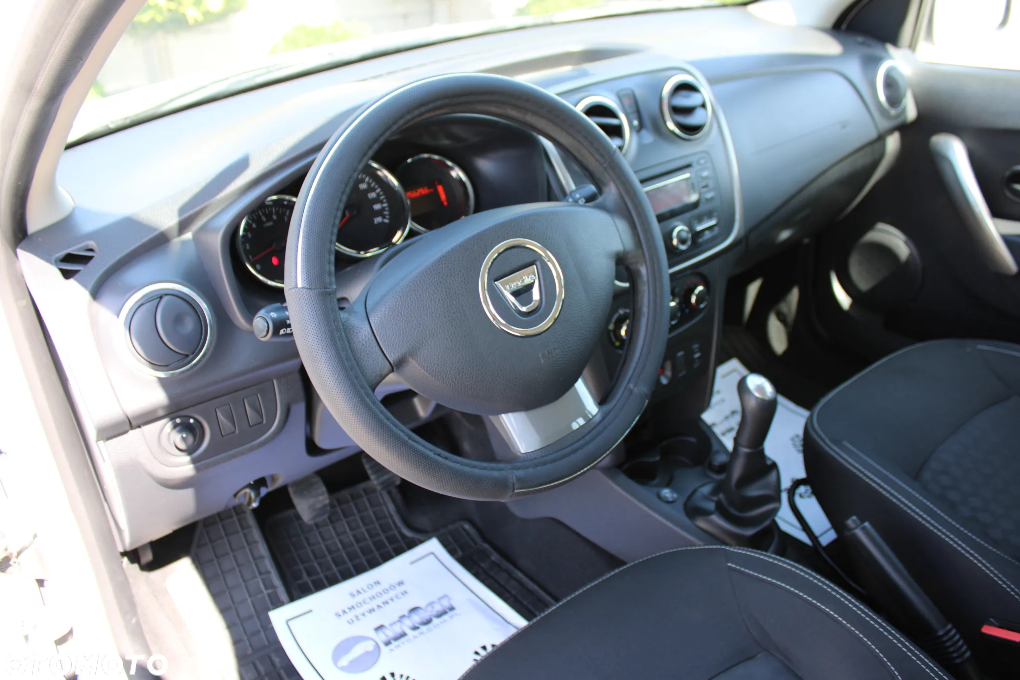Dacia Sandero 1.2 16V 75 Ambiance - 22