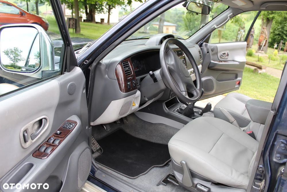 Mitsubishi Pajero Sport 2.5 TD Classic - 23