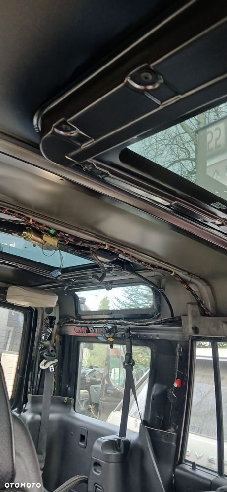 Land Rover Discovery - 32