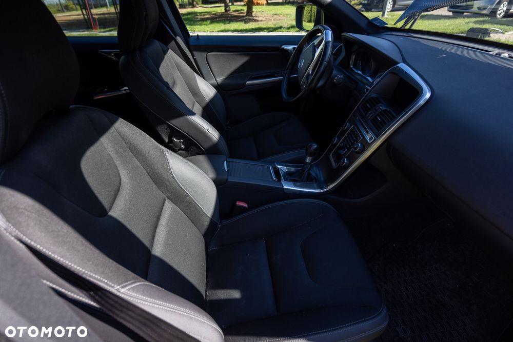 Volvo XC 60 D3 Momentum - 14
