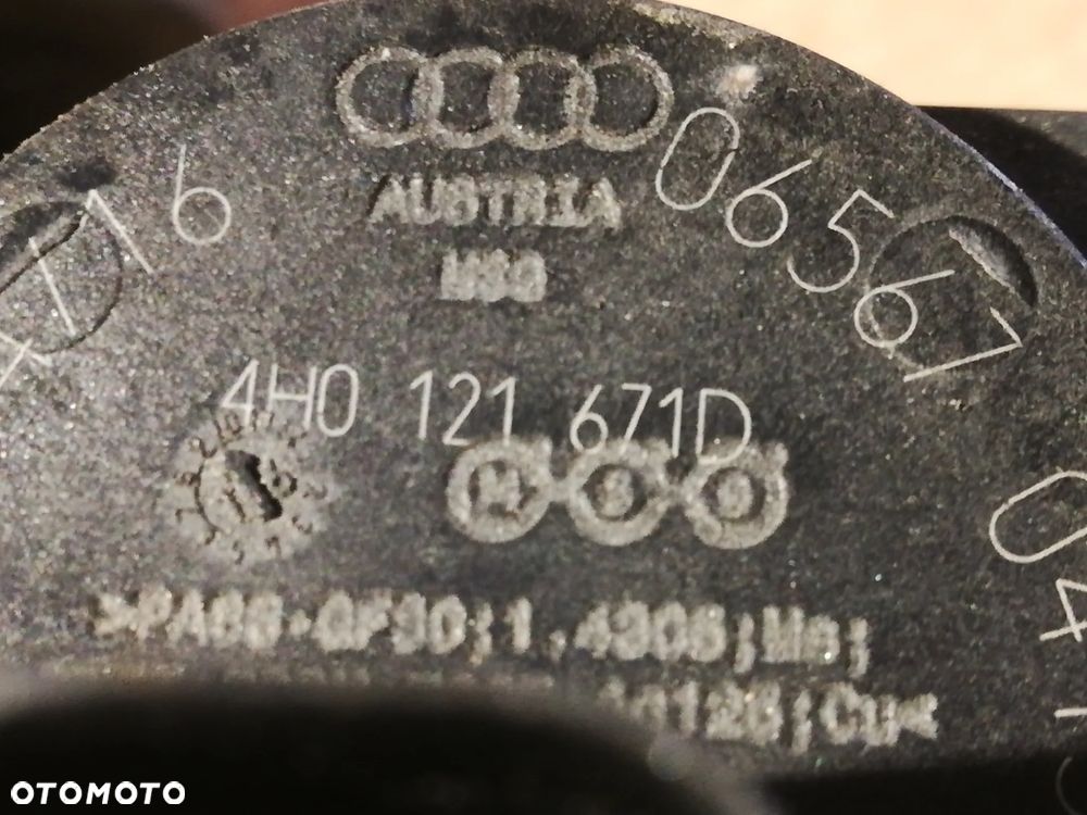 AUDI A5 Cabrio 8F Zawór sterujący podgrzewaczem wody 4H0121671D - 2