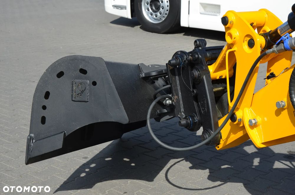 JCB 3CX PRO 2024-25r / SILNIK 4,8L 110km / DUAL DRIVE / 223 mth ! / KLIMA / SZYBKOZŁĄCZE / DWUKIERUNKOWA INSTALACJA / POWERSLIDE / SKARPÓWKA UCHYLNA / 20" - 16