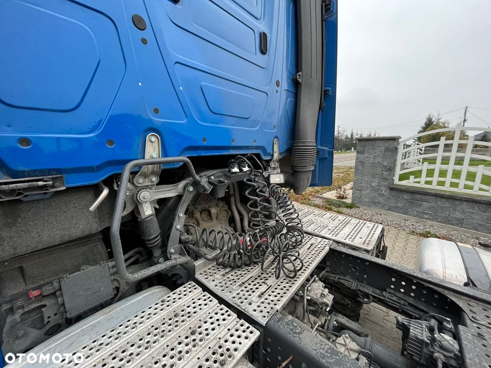 Mercedes-Benz 1845 - 11