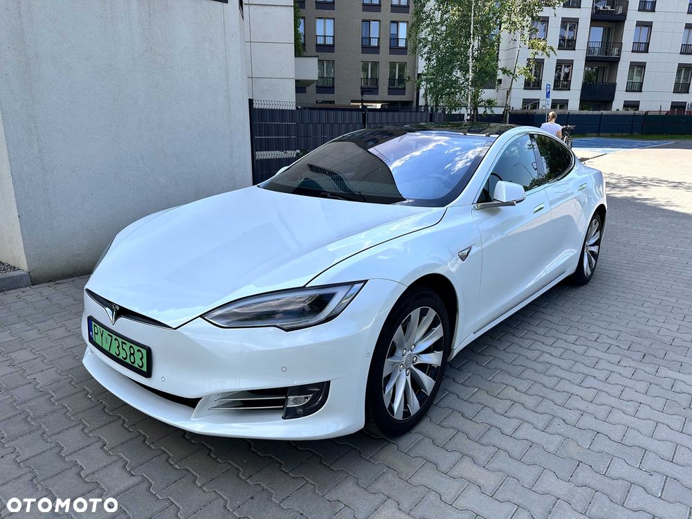 Tesla Model S - 1
