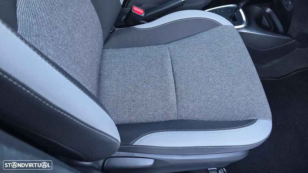 Toyota Yaris 1.5 HSD 20 Anos - 54