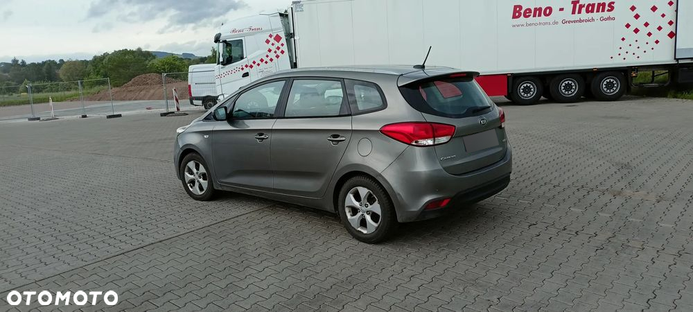 Kia Carens 1.7 CRDi M - 2