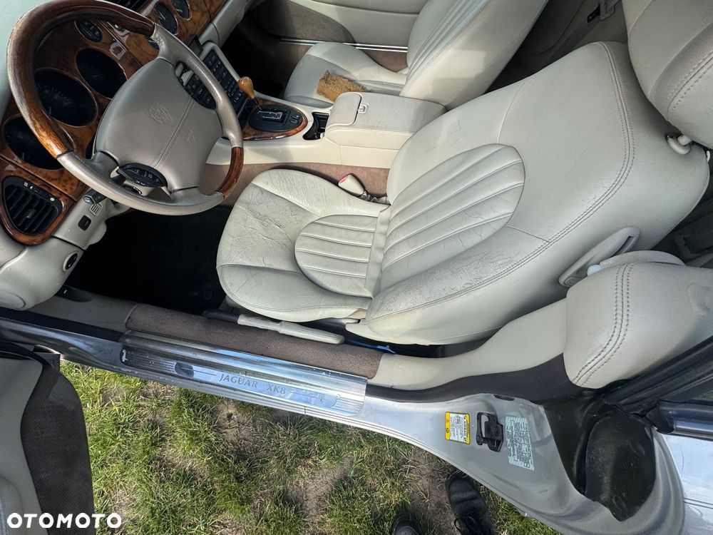 Jaguar XK8 4.0 - 7