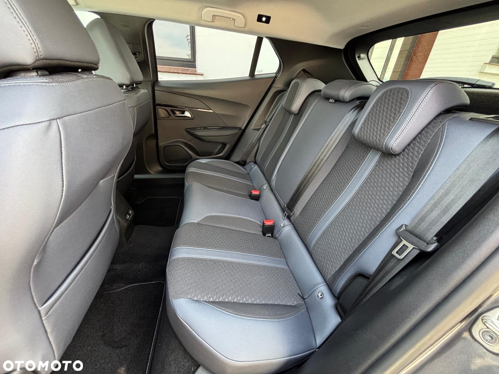 Peugeot 2008 1.5 BlueHDi GT Pack S&S EAT8 - 20