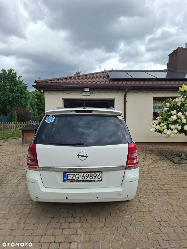 Opel Zafira 1.6 - 4