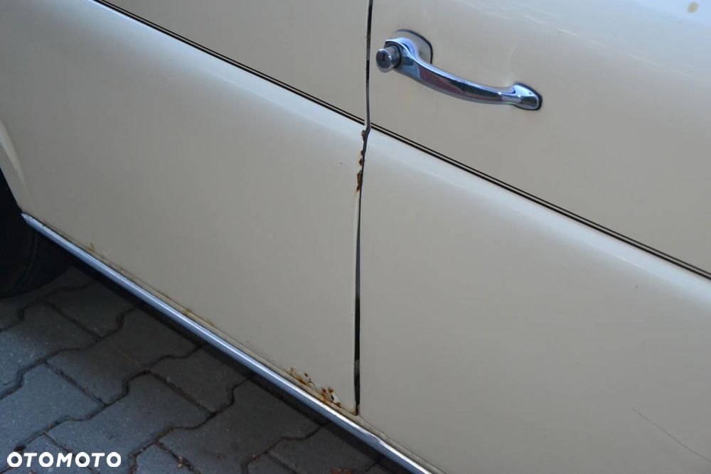 Mercedes-Benz W111 - 5