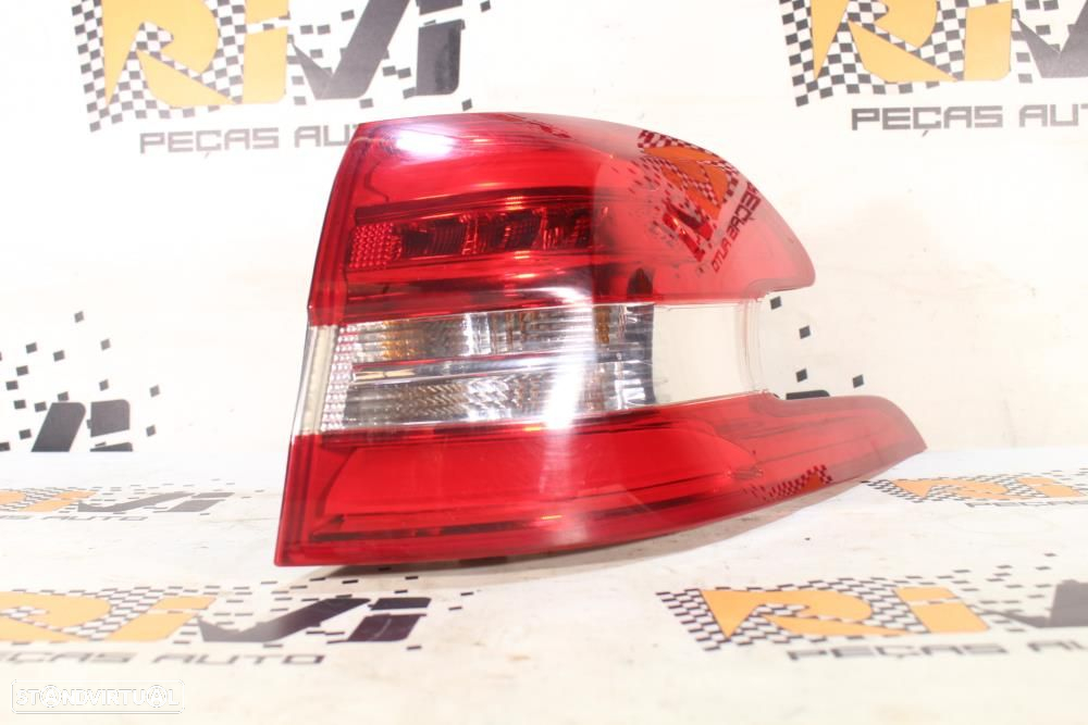 Farolim Direito Peugeot 308 Sw Ii  9678093880 / Pendura Do Chassi / Ca - 2