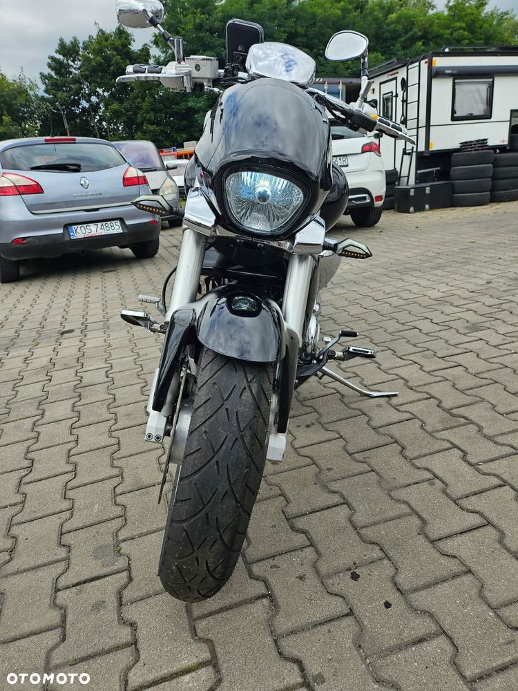 Suzuki Intruder - 7
