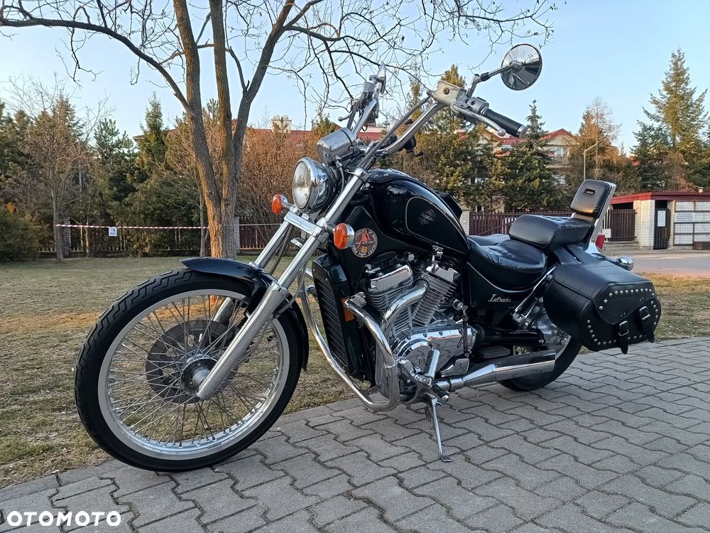 Suzuki Intruder - 2