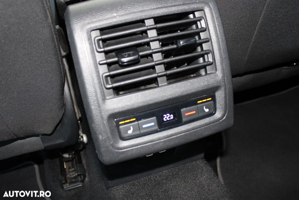 Volkswagen Golf - 10