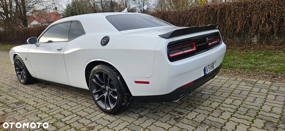 Dodge Challenger 6.4 Scat Pack - 2