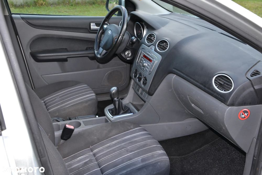 Ford Focus 1.6 Ambiente - 7