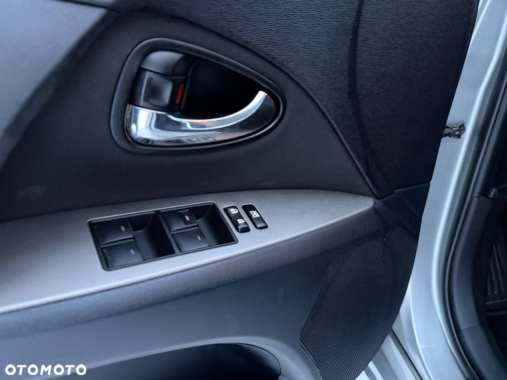 Toyota Avensis 1.8 Sol NAVI - 20