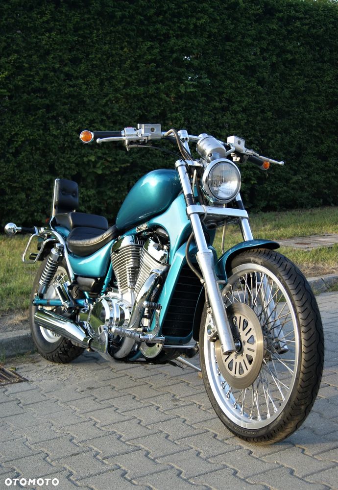 Suzuki Intruder - 4