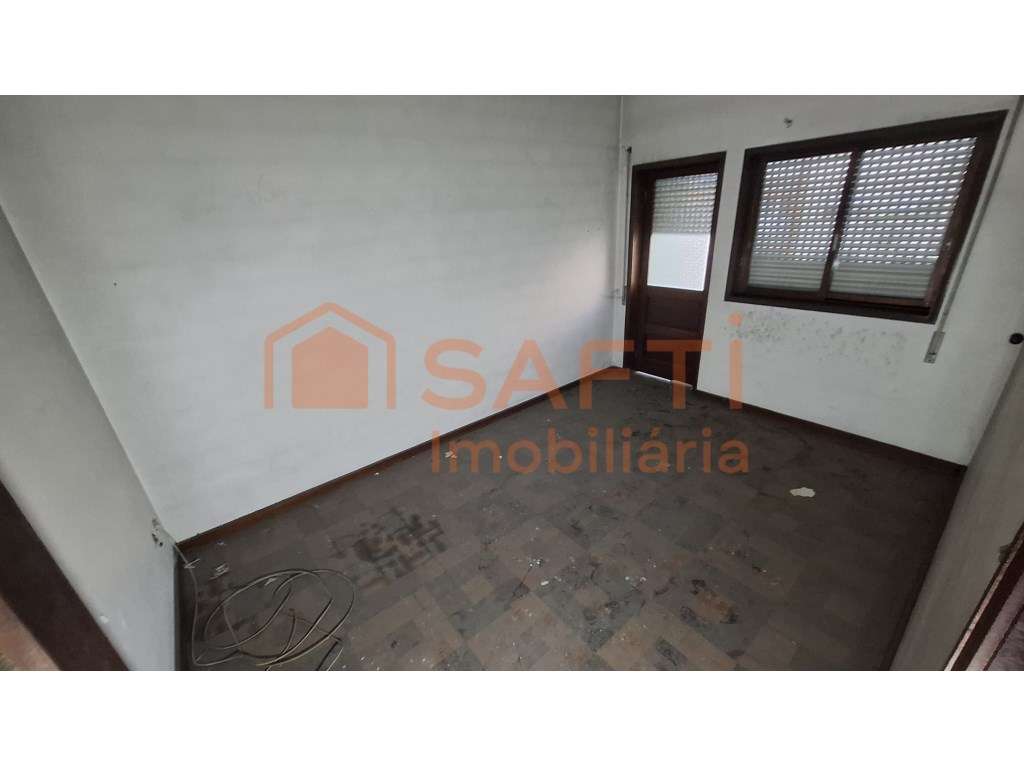 Edifício T11 + T14 - Oportunidade para Investidores / Reabilitação - Grande imagem: 5/9