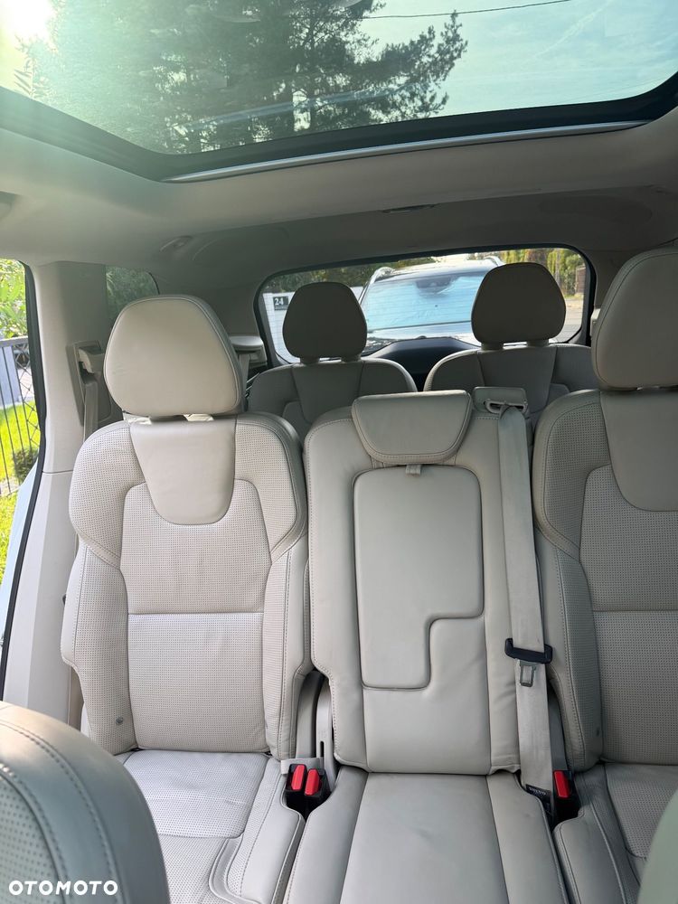 Volvo XC 90 - 22