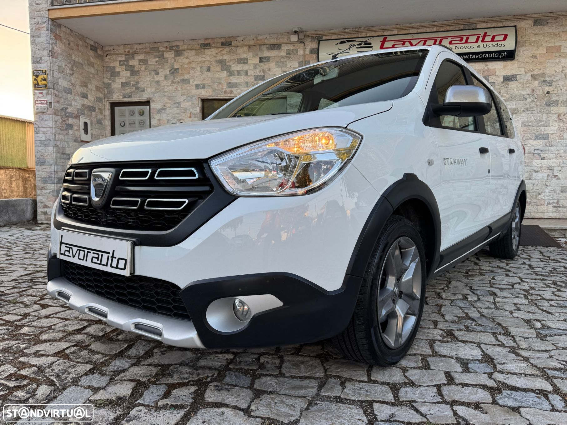 Dacia Lodgy 1.5 Blue dCi Stepway 7L - 26