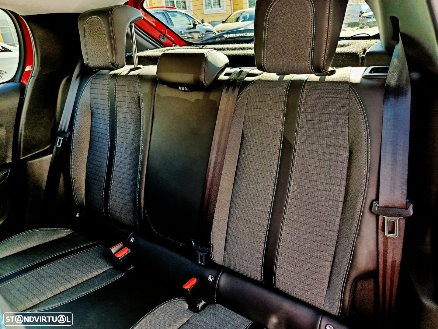 Peugeot 208 1.2 PureTech Allure Pack - 10