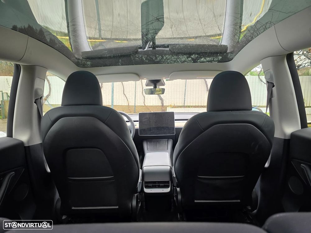 Tesla Model Y Long Range Dual Motor AWD - 14