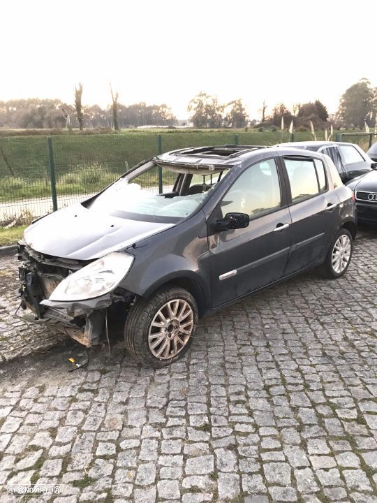 Renault Clio III 1.2 16V 5P 2008  - Para Peças - 5
