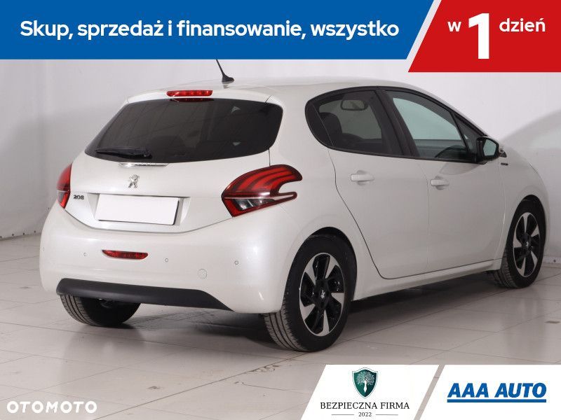 Peugeot 208 - 7