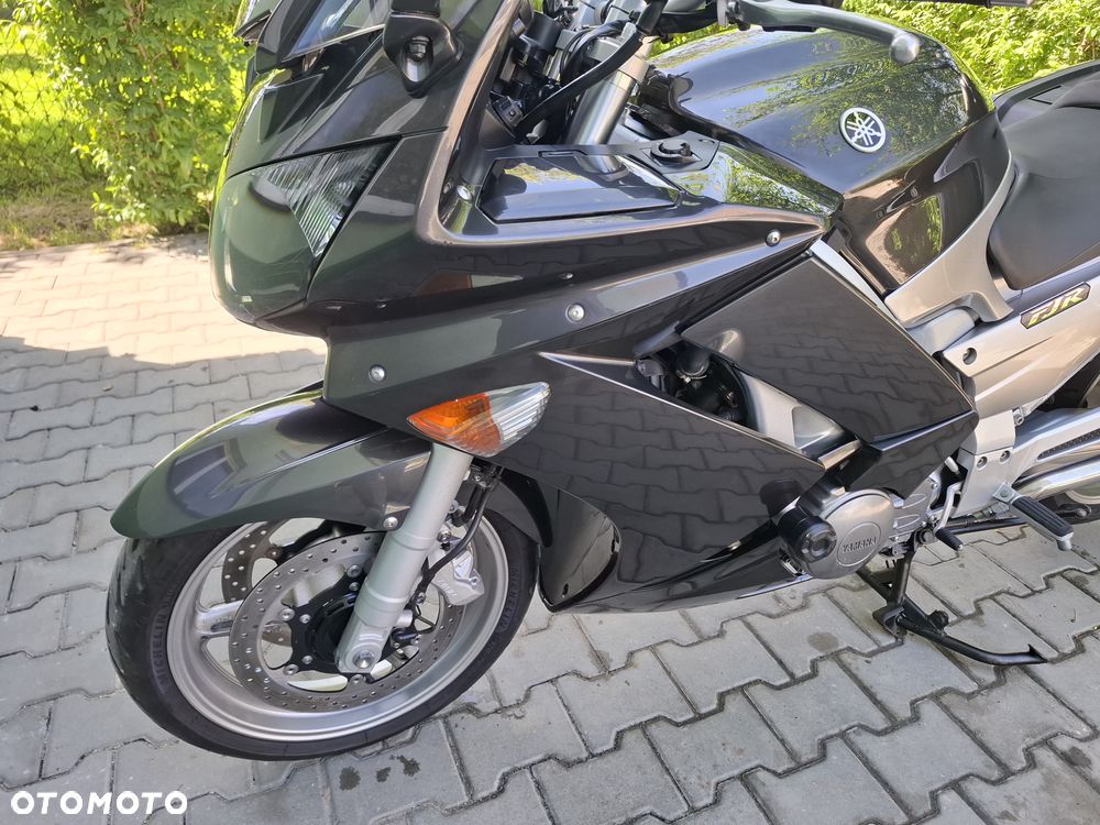 Yamaha FJR - 37