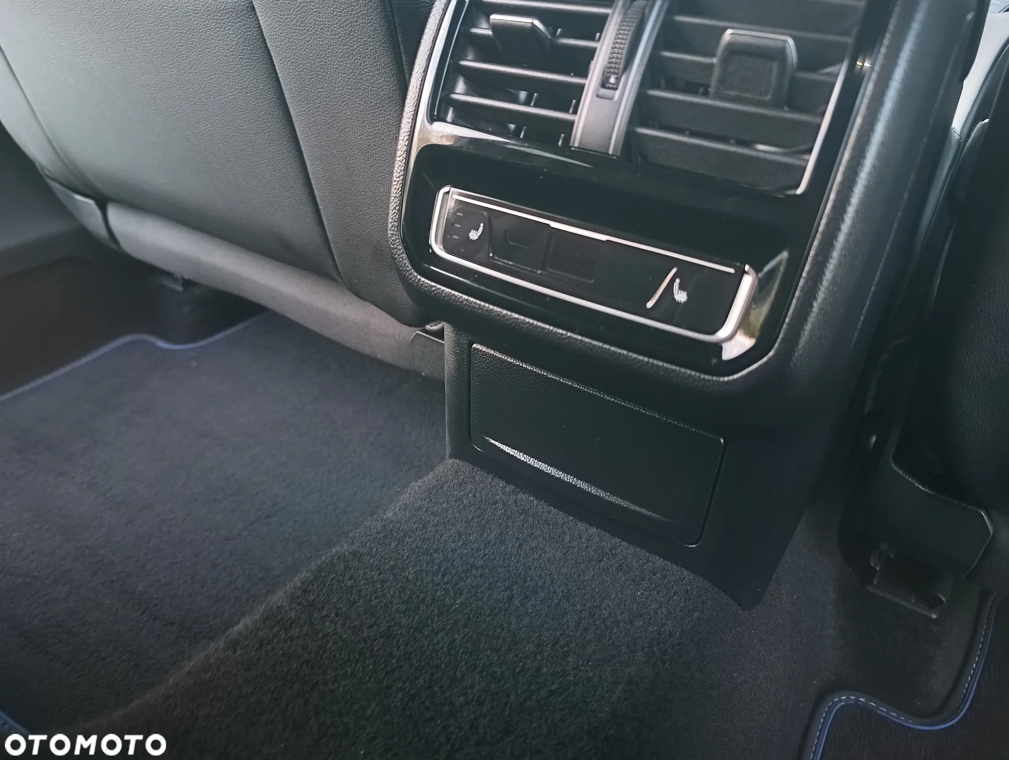 Volkswagen Arteon 2.0 TSI 4Motion R DSG - 24