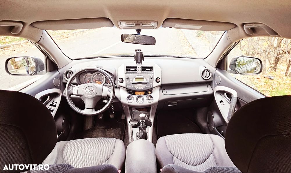 Toyota RAV4 2.2 D-4D 4x4 - 10
