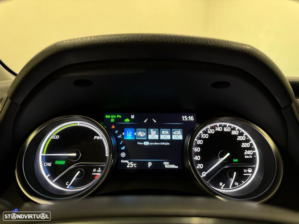 Toyota Camry 2.5 Hybrid Luxury - 46