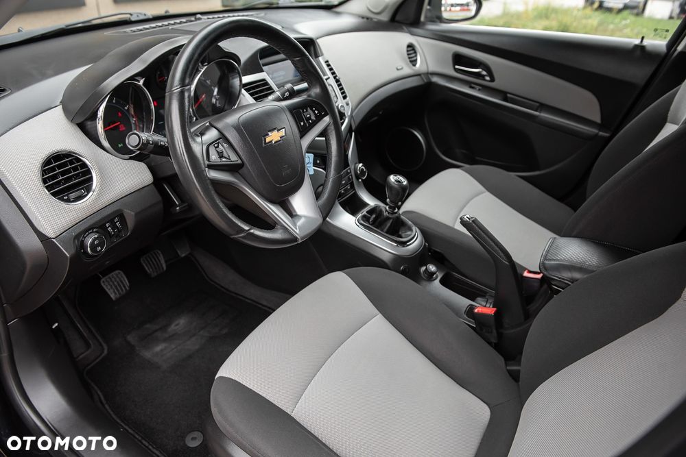 Chevrolet Cruze - 15