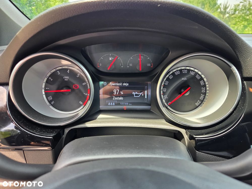 Opel Astra 1.6 T Dynamic S&S - 23