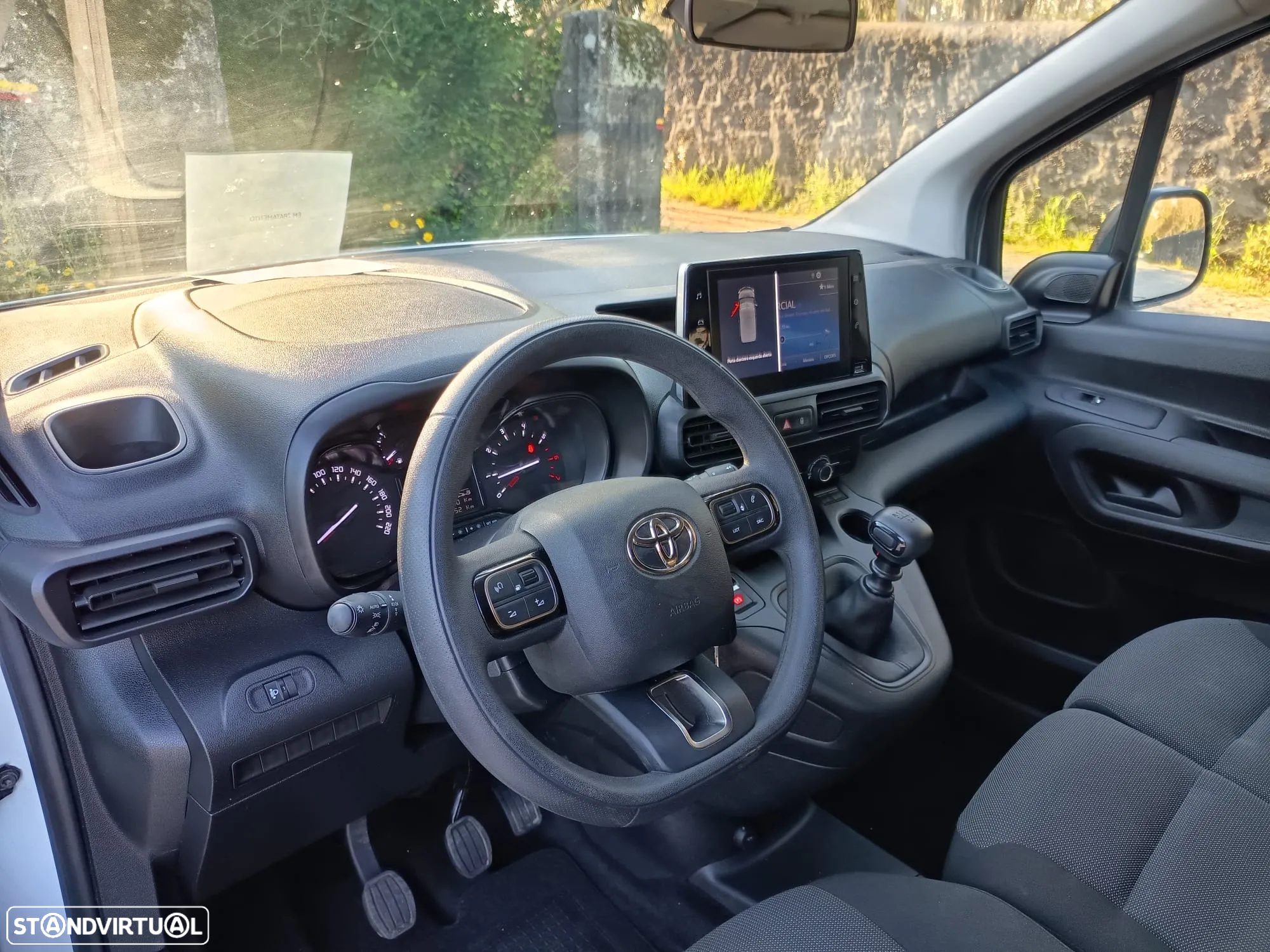 Toyota Proace City 1.5 D4D - 10