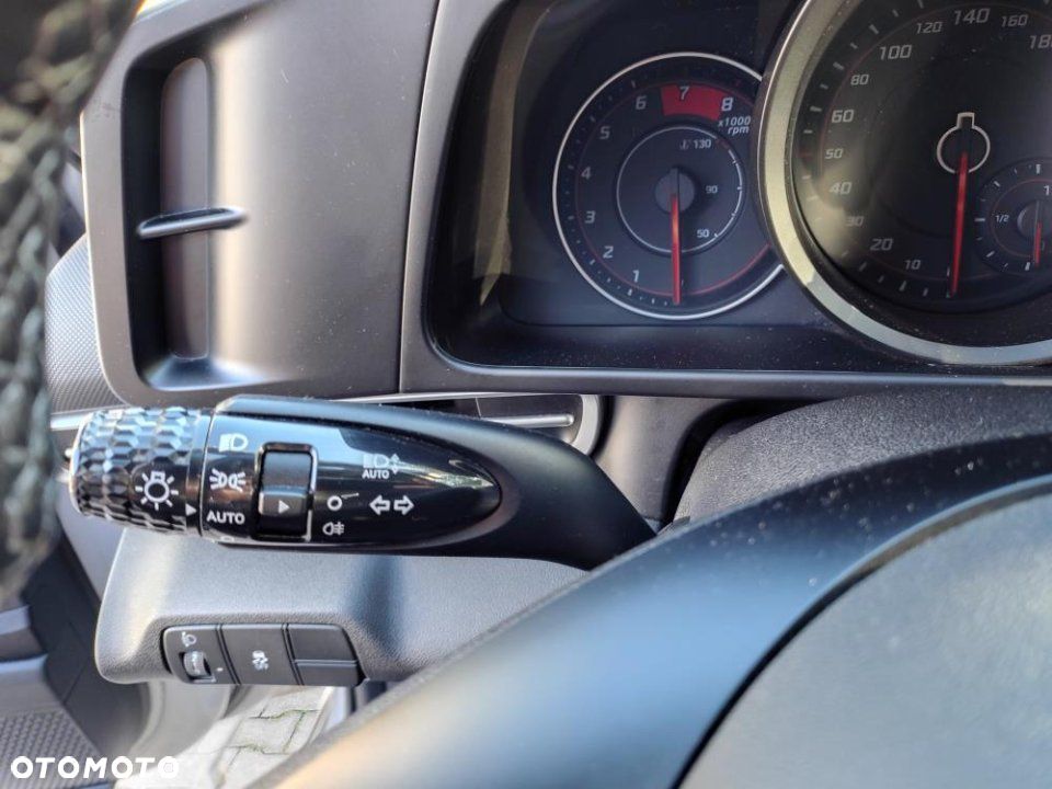 Hyundai Elantra - 24