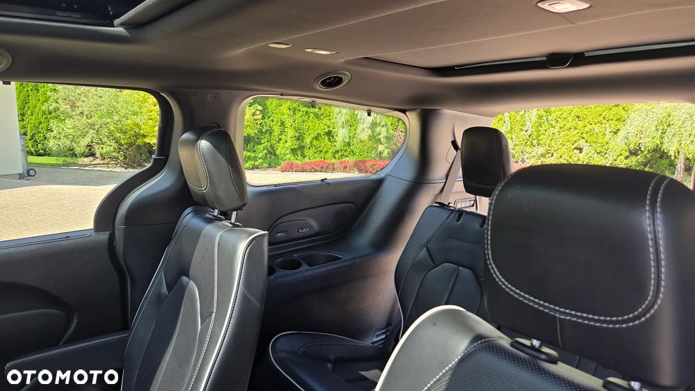 Chrysler Pacifica - 15