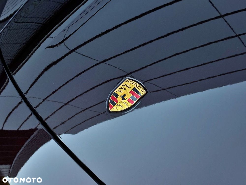 Porsche Taycan - 10