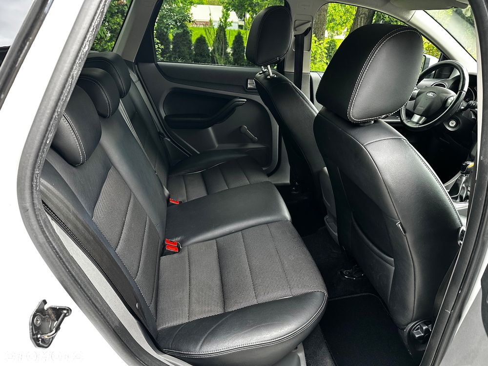 Ford Focus 1.8 FF Trend - 13