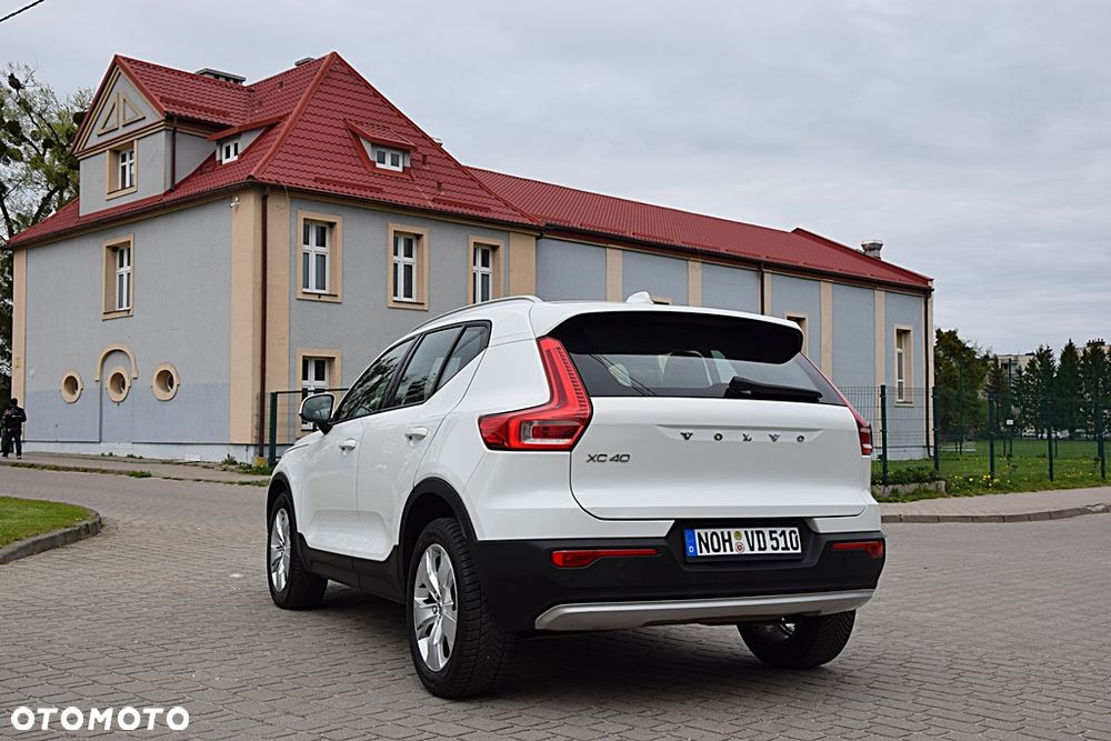 Volvo XC 40 T3 Geartronic Momentum Pro - 10