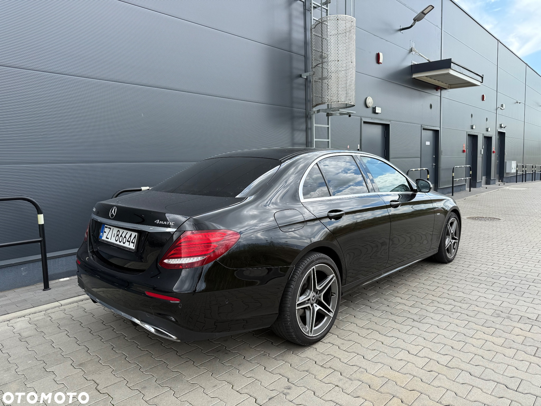 Mercedes-Benz Klasa E 220 d 4-Matic 9G-TRONIC - 4