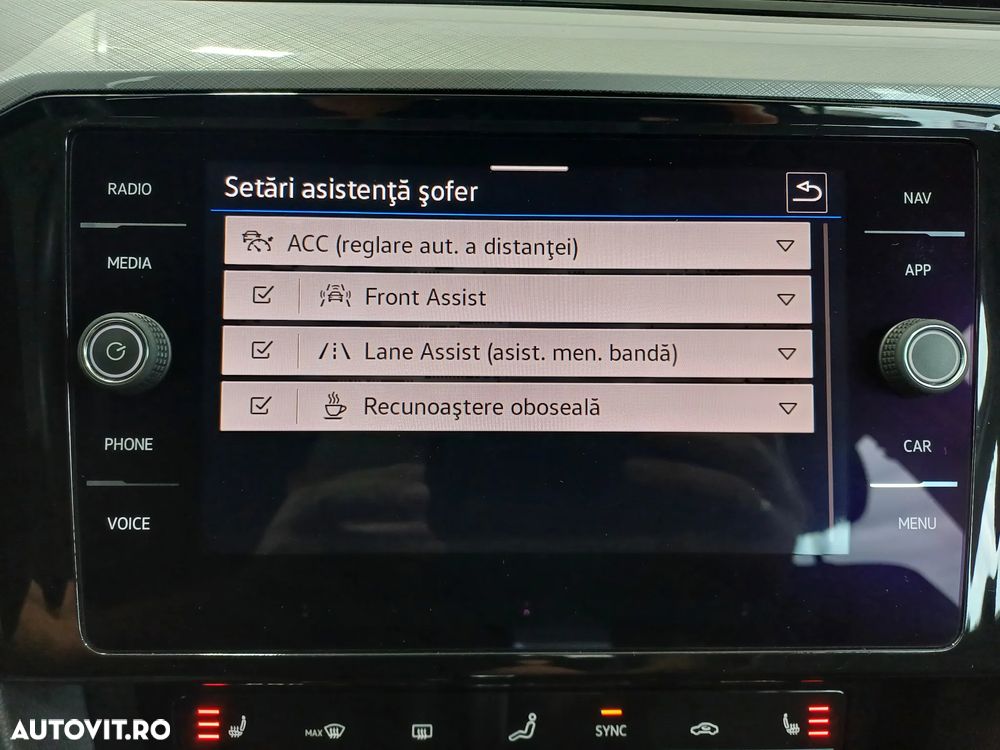 Volkswagen Passat 2.0 TDI DSG Comfortline - 27